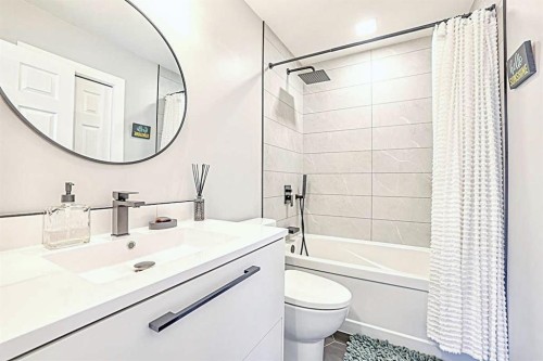28 Copperfield Heath Se, Calgary, AB - Indoor Photo Showing Bathroom