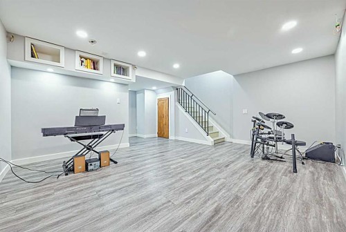 28 Copperfield Heath Se, Calgary, AB - Indoor Photo Showing Other Room