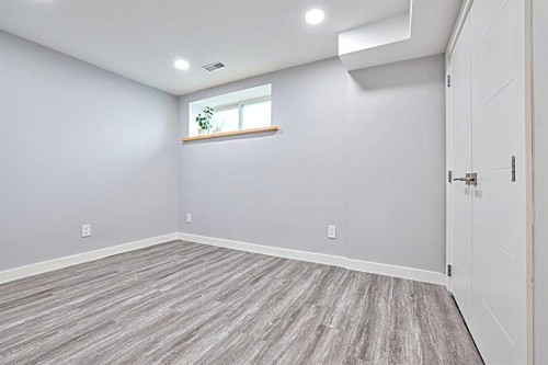 28 Copperfield Heath Se, Calgary, AB - Indoor Photo Showing Other Room