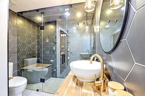28 Copperfield Heath Se, Calgary, AB - Indoor Photo Showing Bathroom