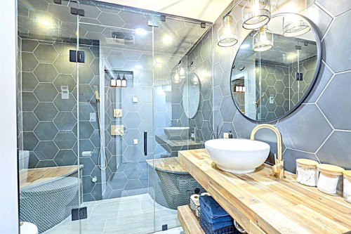 28 Copperfield Heath Se, Calgary, AB - Indoor Photo Showing Bathroom