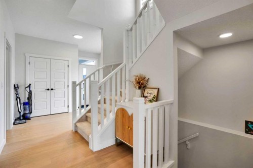 101 Wolf Hollow Terrace Se, Calgary, AB - Indoor Photo Showing Other Room