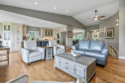 34 Sunrise Way, Priddis Greens, AB - Indoor Photo Showing Living Room