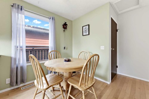 40 River Valley Crescent Se, Calgary, AB - Indoor Photo Showing Dining Room