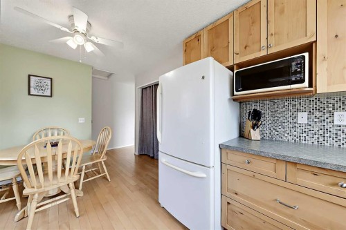 40 River Valley Crescent Se, Calgary, AB - Indoor Photo Showing Other Room