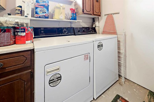 40 River Valley Crescent Se, Calgary, AB - Indoor Photo Showing Laundry Room