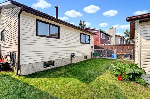40 River Valley Crescent Se, Calgary, AB - Outdoor With Exterior