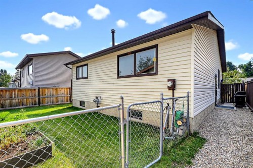 40 River Valley Crescent Se, Calgary, AB - Outdoor With Exterior