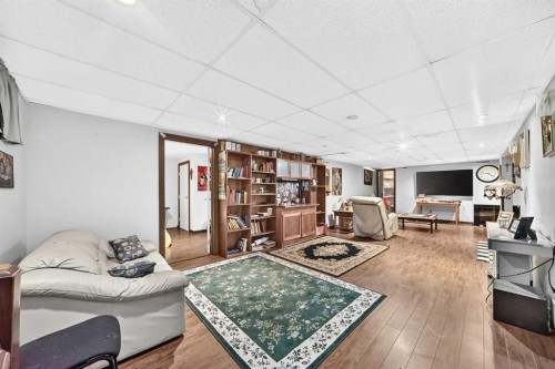 728 Willacy Drive Se, Calgary, AB - Indoor