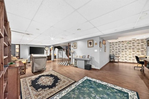 728 Willacy Drive Se, Calgary, AB - Indoor Photo Showing Other Room