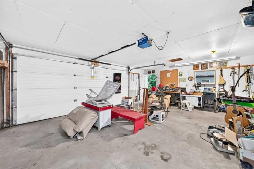728 Willacy Drive Se, Calgary, AB - Indoor Photo Showing Garage