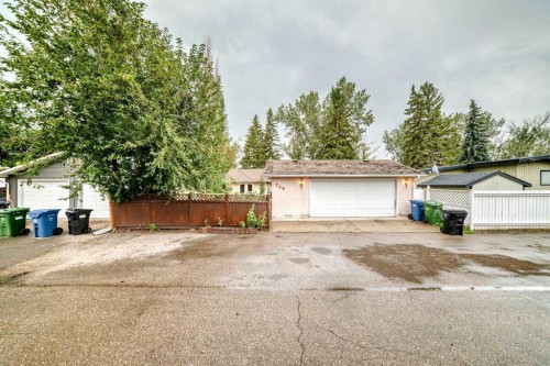728 Willacy Drive Se, Calgary, AB - Outdoor