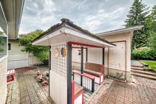 728 Willacy Drive Se, Calgary, AB - Outdoor With Exterior