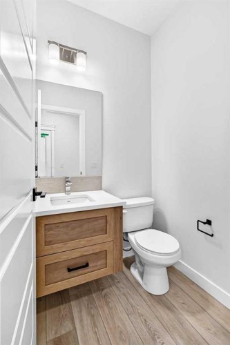 113 Veranda Boulevard Sw, Calgary, AB - Indoor Photo Showing Bathroom