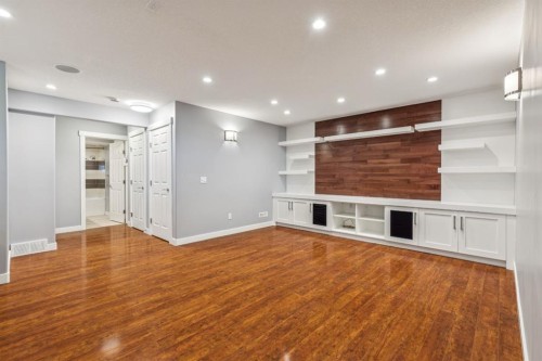 91 St Moritz Terrace Sw, Calgary, AB - Indoor Photo Showing Other Room