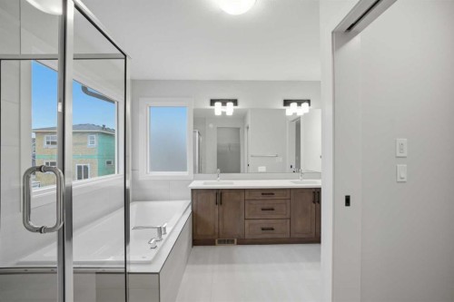 145 Topaz Place, Cochrane, AB - Indoor Photo Showing Bathroom