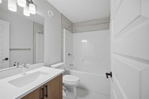 145 Topaz Place, Cochrane, AB - Indoor Photo Showing Bathroom