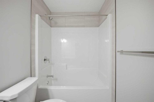 145 Topaz Place, Cochrane, AB - Indoor Photo Showing Bathroom