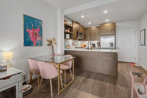 422-88 9 Street Ne, Calgary, AB - Indoor