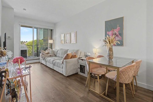 422-88 9 Street Ne, Calgary, AB - Indoor