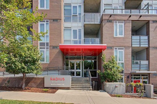 422-88 9 Street Ne, Calgary, AB - Outdoor With Facade