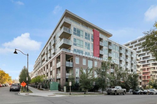 422-88 9 Street Ne, Calgary, AB - Outdoor With Facade