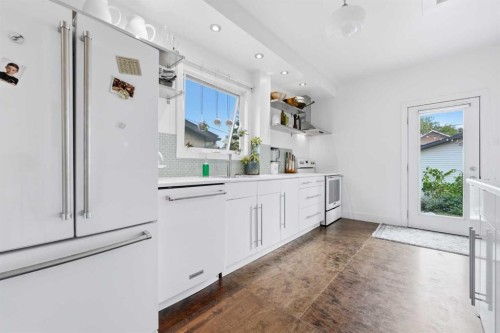 522 8 Avenue Ne, Calgary, AB - Indoor Photo Showing Other Room