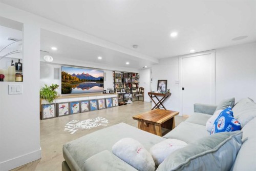 522 8 Avenue Ne, Calgary, AB - Indoor