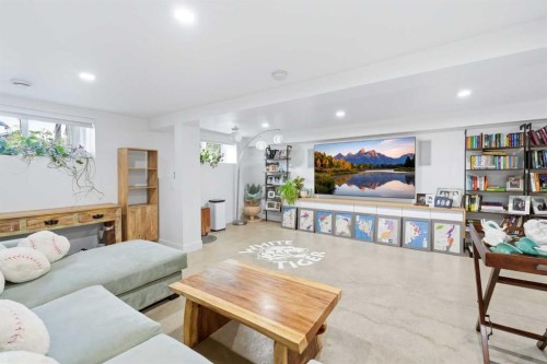 522 8 Avenue Ne, Calgary, AB - Indoor