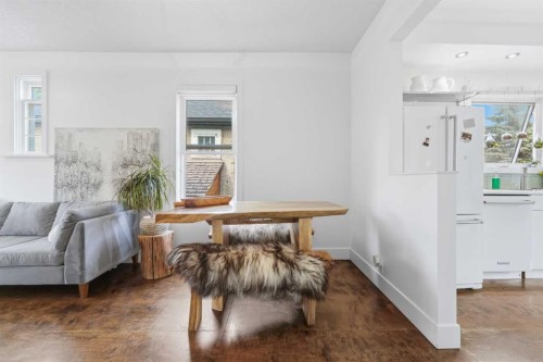 522 8 Avenue Ne, Calgary, AB - Indoor