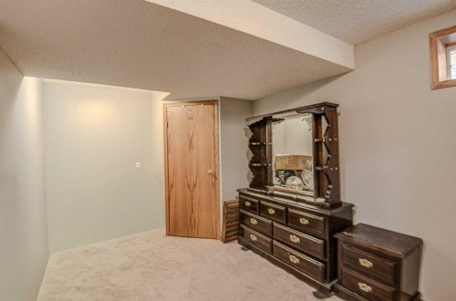 124 Del Ray Close Ne, Calgary, AB - Indoor Photo Showing Other Room