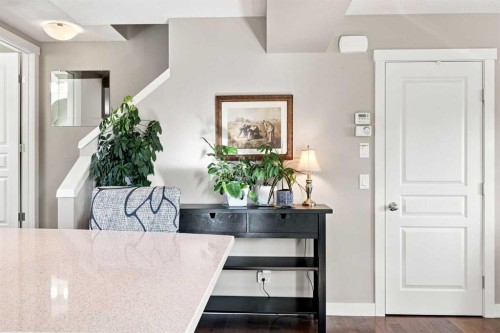 345 Mckenzie Towne Gate Se, Calgary, AB 