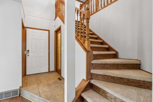 728 Shawnee Drive Sw, Calgary, AB - Indoor Photo Showing Other Room