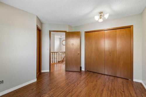 728 Shawnee Drive Sw, Calgary, AB - Indoor Photo Showing Other Room