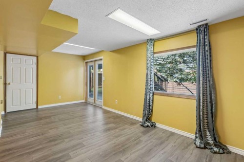 728 Shawnee Drive Sw, Calgary, AB - Indoor