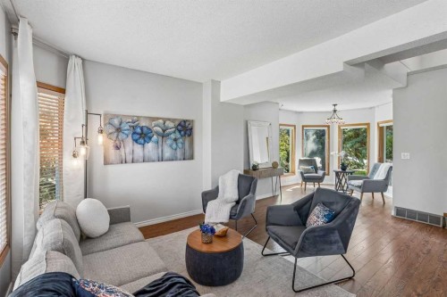 728 Shawnee Drive Sw, Calgary, AB - Indoor Photo Showing Other Room