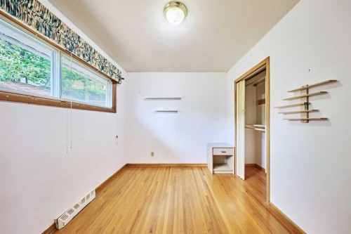 627 94 Avenue Sw, Calgary, AB - Indoor Photo Showing Other Room