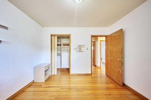 627 94 Avenue Sw, Calgary, AB - Indoor Photo Showing Other Room