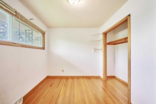 627 94 Avenue Sw, Calgary, AB - Indoor Photo Showing Other Room
