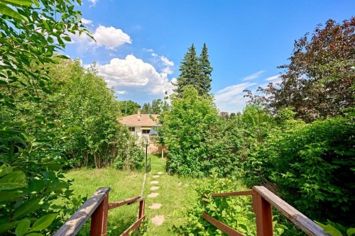 627 94 Avenue Sw, Calgary, AB - Outdoor