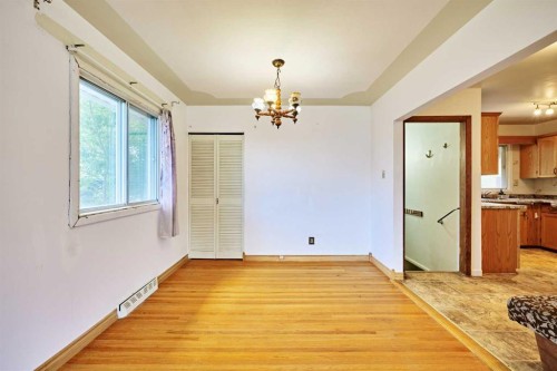 627 94 Avenue Sw, Calgary, AB - Indoor