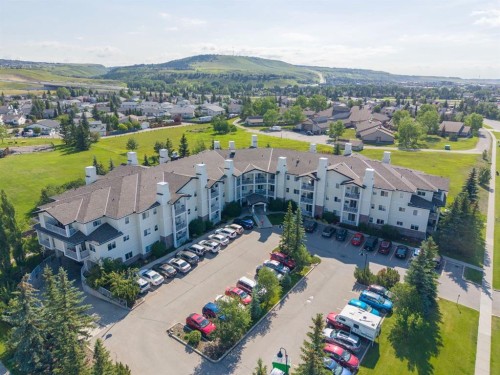 207-72 Quigley Drive  Cochrane, AB T4C 2K6