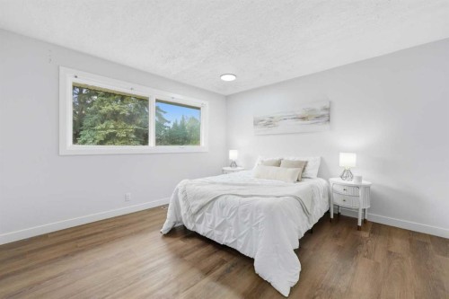 2220 Paliswood Road Sw, Calgary, AB - Indoor Photo Showing Bedroom