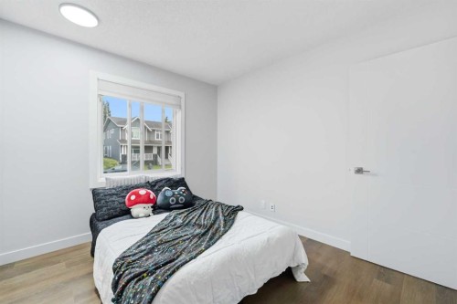 2220 Paliswood Road Sw, Calgary, AB - Indoor Photo Showing Bedroom