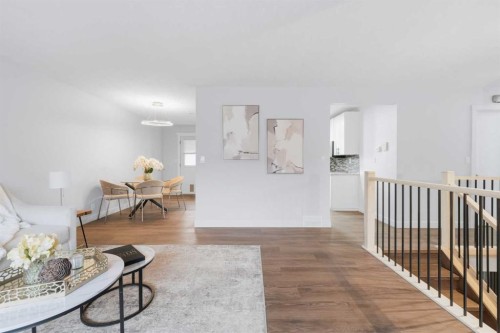 2220 Paliswood Road Sw, Calgary, AB - Indoor Photo Showing Living Room