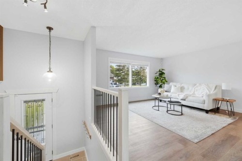 2220 Paliswood Road Sw, Calgary, AB - Indoor Photo Showing Other Room