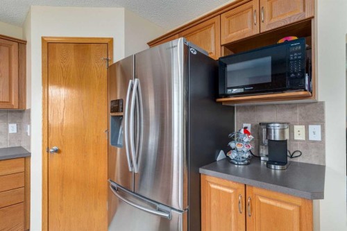 880 Prestwick Circle Se, Calgary, AB - Indoor Photo Showing Kitchen