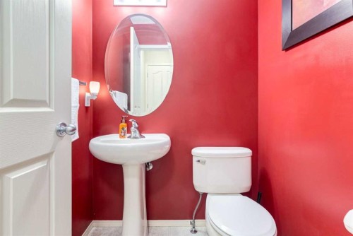 880 Prestwick Circle Se, Calgary, AB - Indoor Photo Showing Bathroom