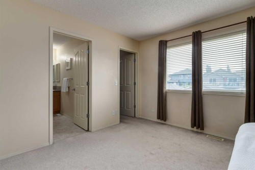 880 Prestwick Circle Se, Calgary, AB - Indoor