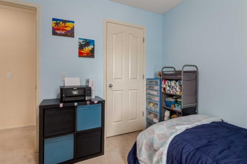 880 Prestwick Circle Se, Calgary, AB - Indoor Photo Showing Bedroom